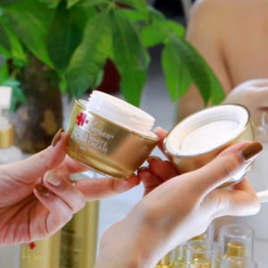 Kem dưỡng trắng da mặt