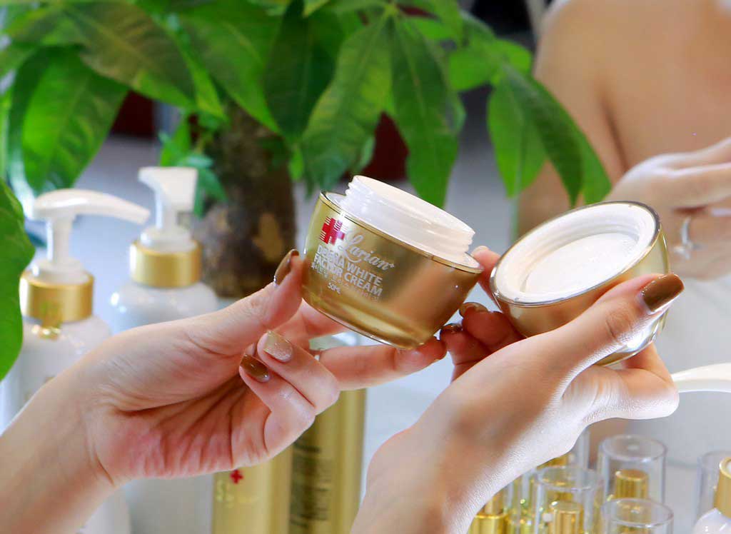 Kem dưỡng trắng da mặt