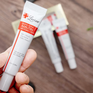 kem trị nám arbutin